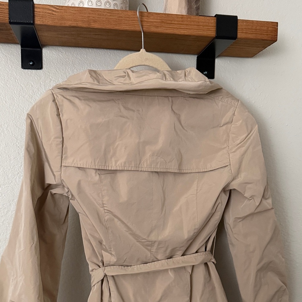 Banana Republic Light Beige Trench Coat with Tie Belt - Picture 3 of 3